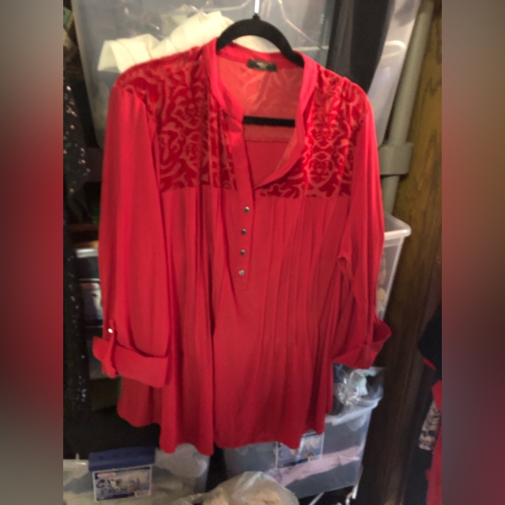 Verarose Burnt Velvet Polyester Top- 698 $20 or $15 w/offer